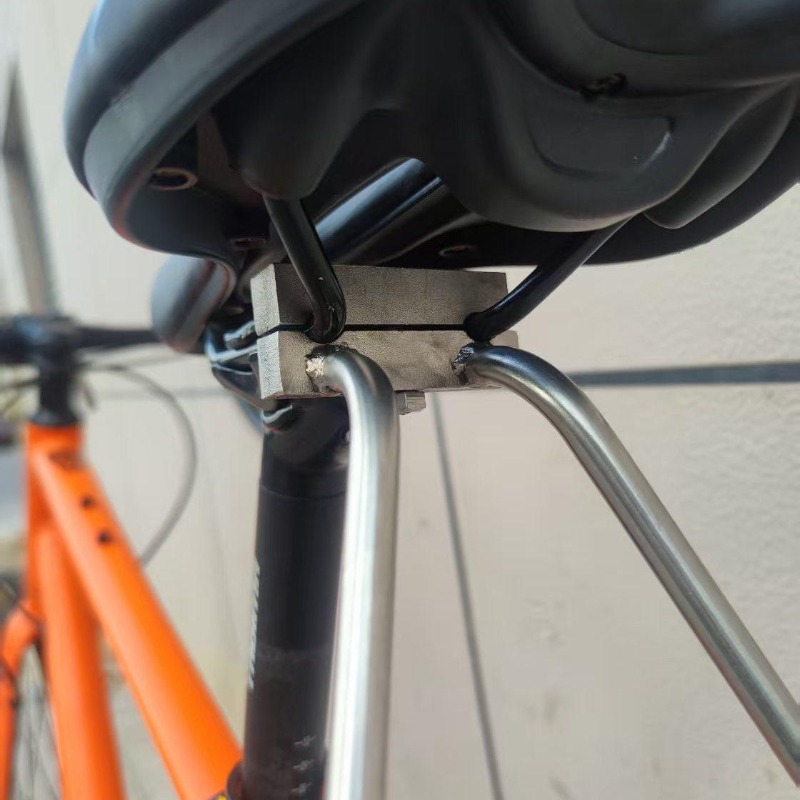 حامل خلفي للدراجة من الفولاذ ا - مراجعة Mountain Biking Bag وسعره